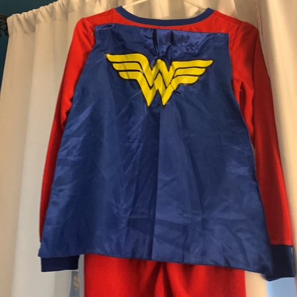 Wonder Woman Onesie - Picture 3 of 4
